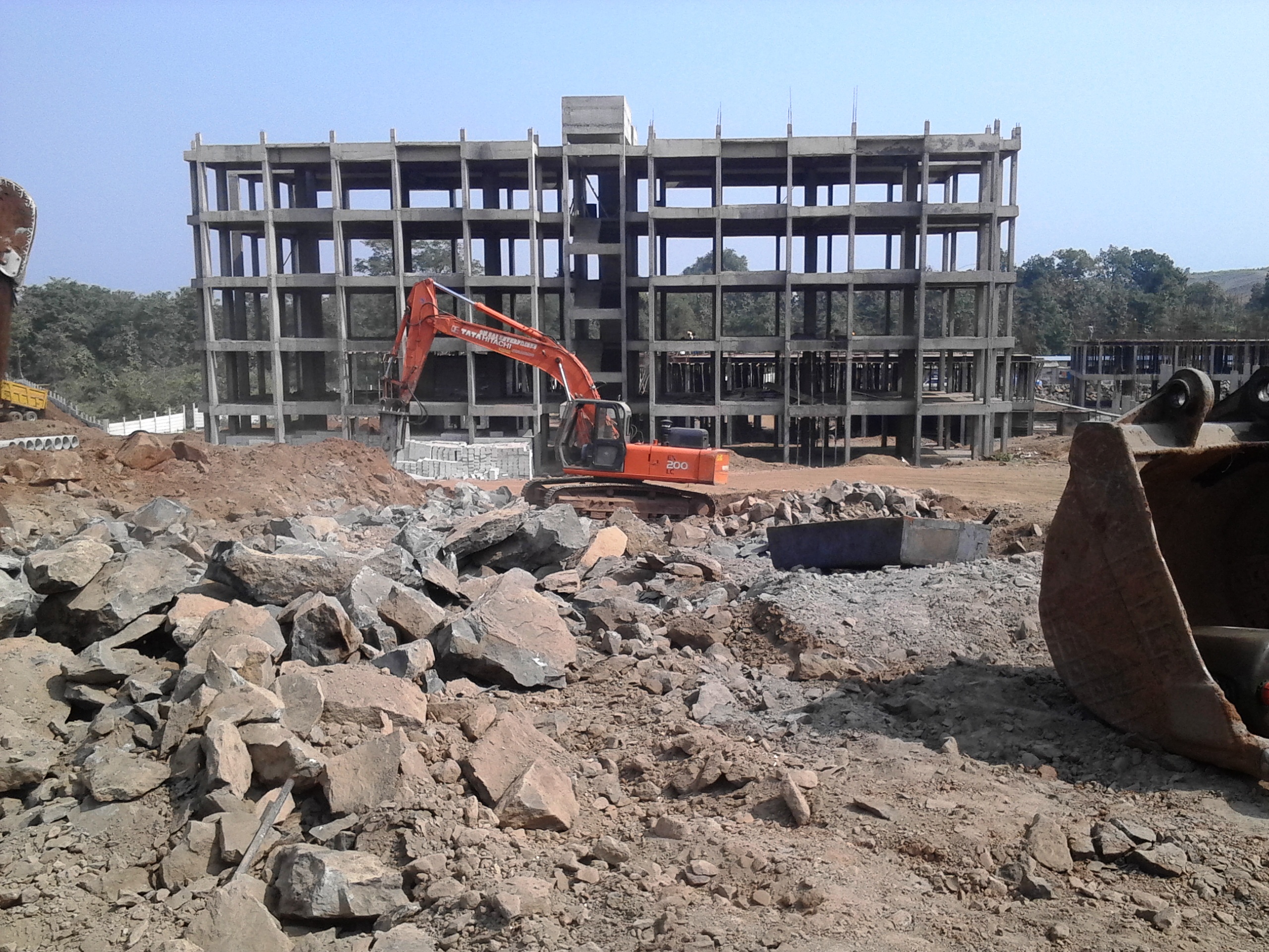 Earthwork of 2.75 Pipe at Khopoli photo 8